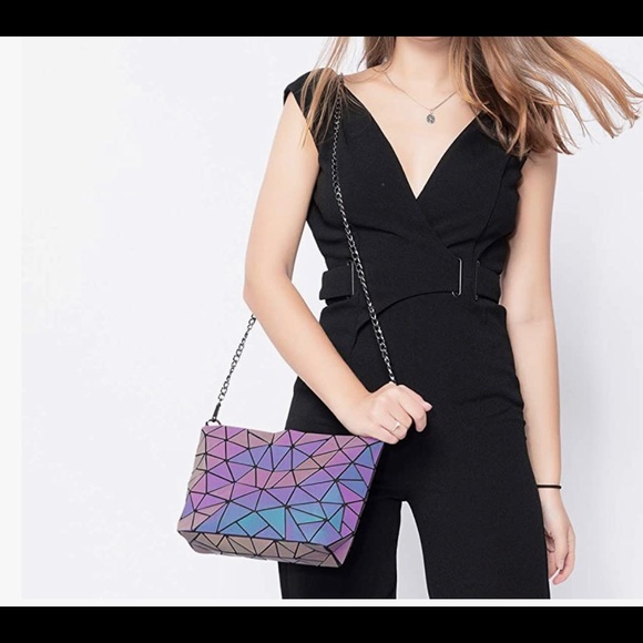 🔥 Geometric Luminous Purses Handbags Holographic Reflective Crossbody Bag - Picture 2 of 5